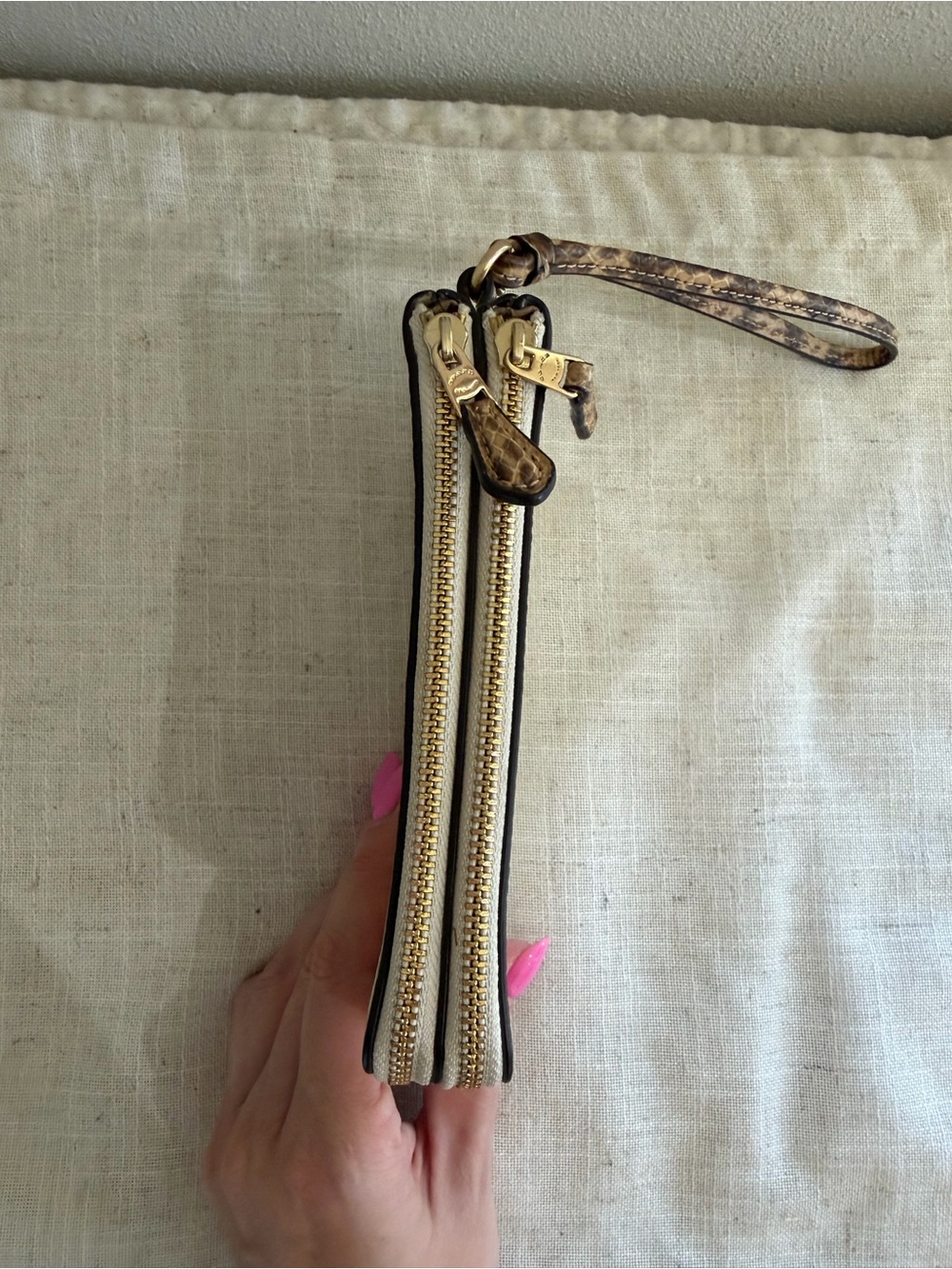 Coach Pebbled Leather Exotic Double Zip White Wristlet - Picture 8 of 10